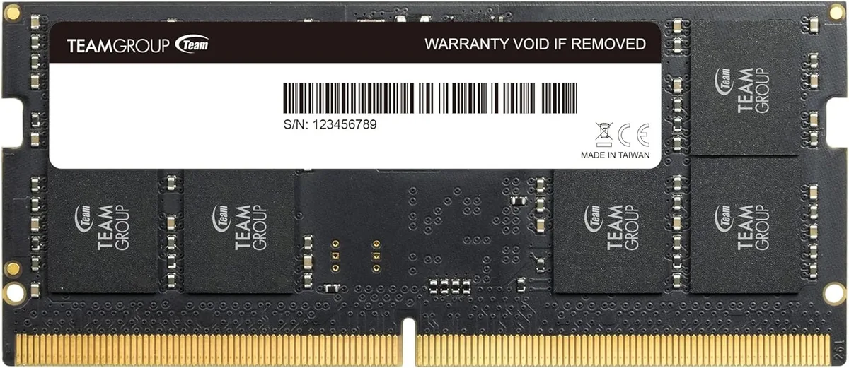 Green rectangular SO-DIMM module with black chips and gold contacts