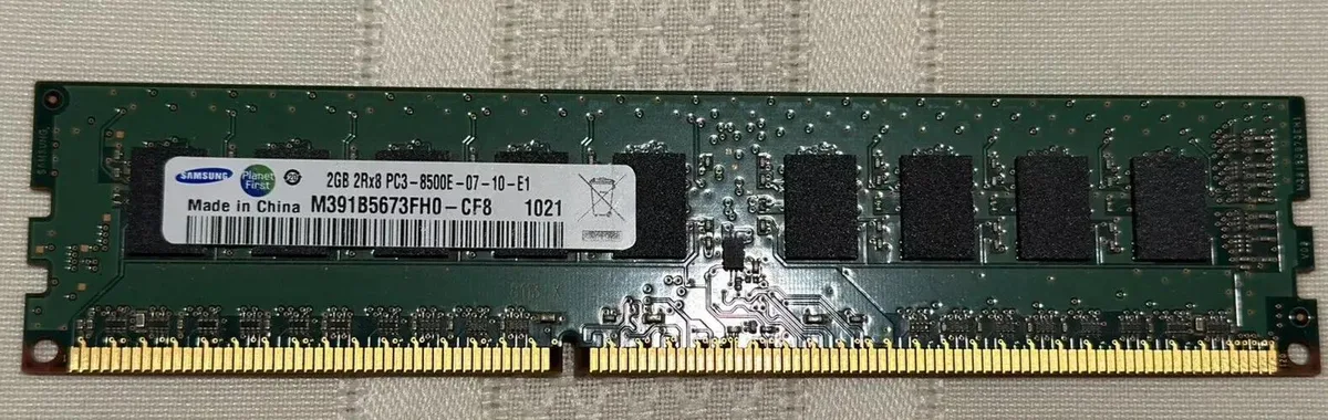 SAMSUNG SAMSUNG M391B5673FH0-CF8 2GB DDR3-1066 240-Pin memory upgrade — fotografia produktu