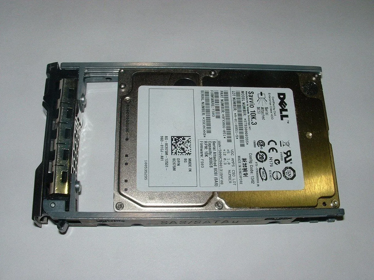 DELL DELL 300GB 10K RPM 2.5" SAS Internal Hard Drive with Tray C975M — ภาพสินค้า