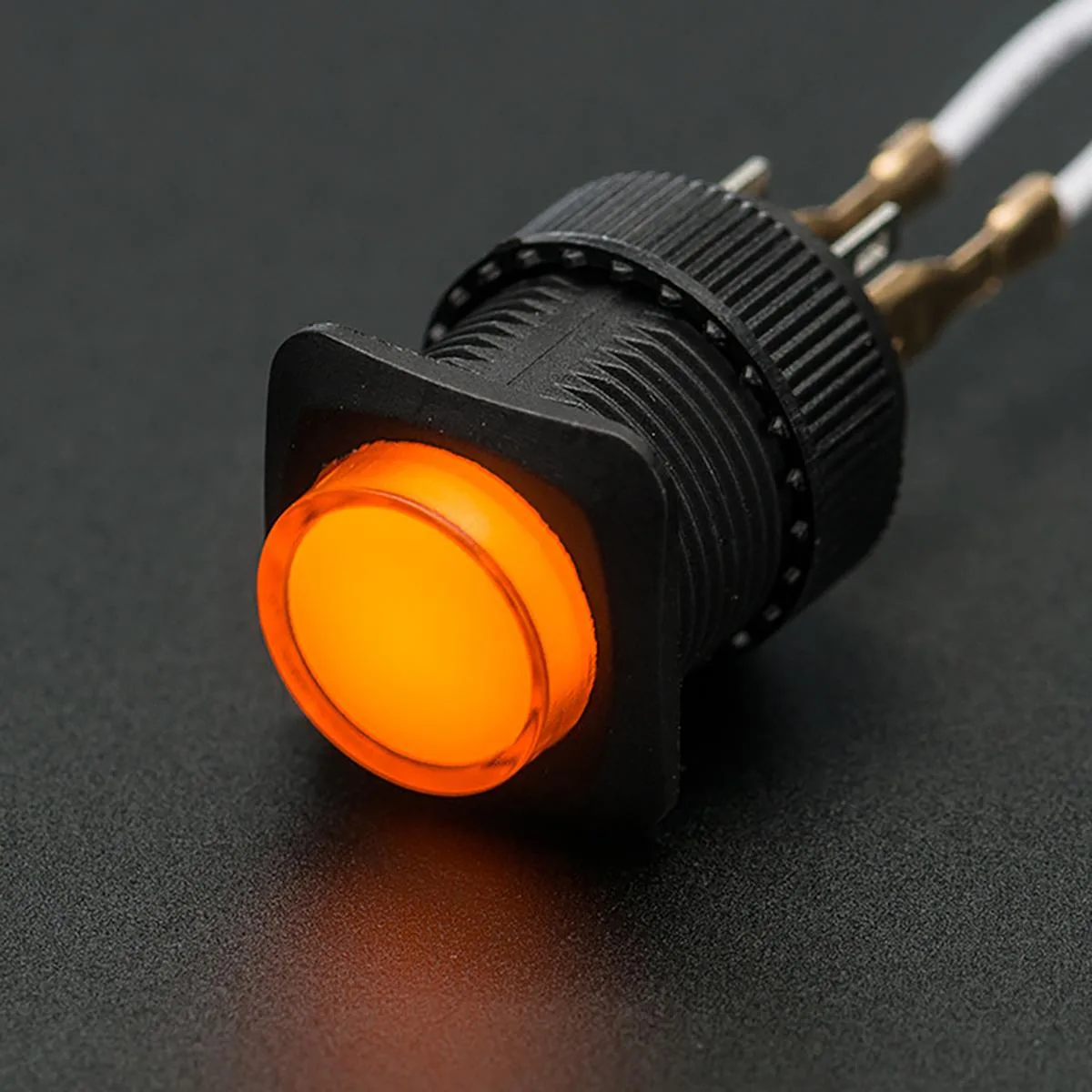 Adafruit Adafruit 16mm Illuminated Pushbutton Yellow Momentary engineering development tool — תמונת המוצר