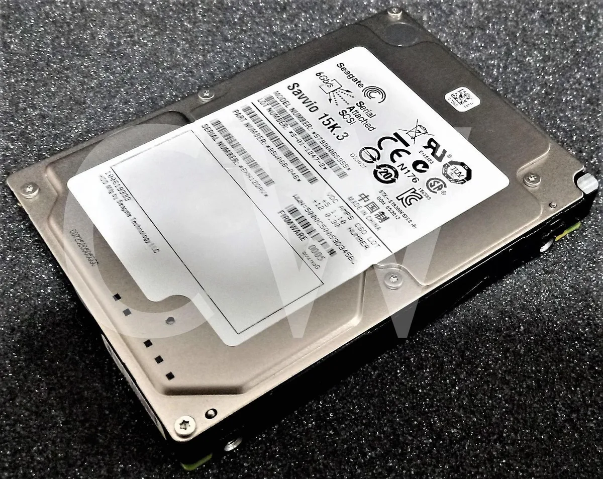 Seagate Seagate ST9300653SS 9SW066 300GB 15KRPM 2.5" SAS 64MB internal hard drive — 商品写真