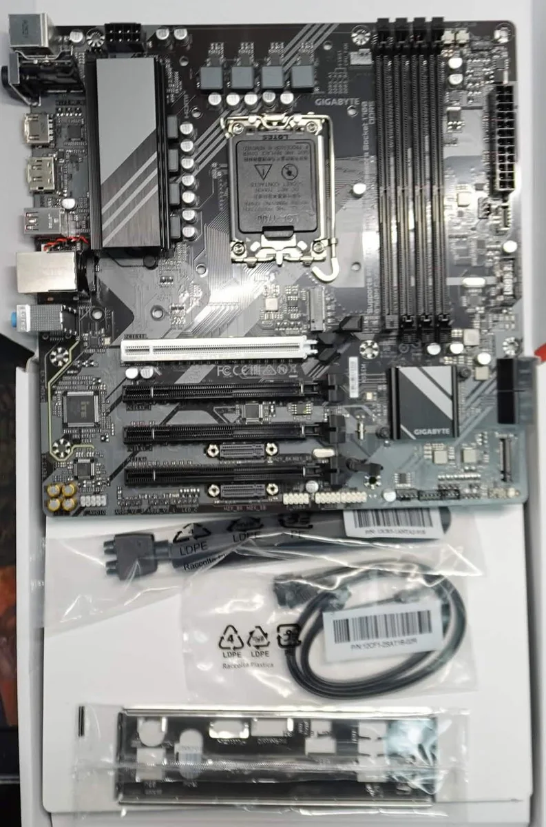 GIGABYTE GIGABYTE B760M C V3 Intel motherboard — toote foto