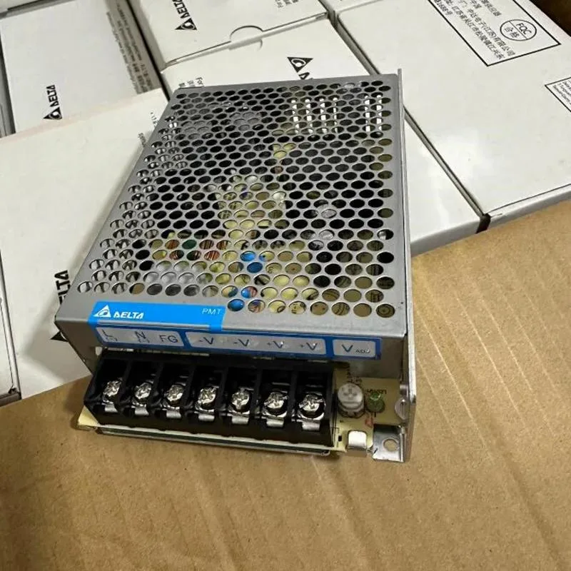 KHACHIMO KHACHIMO PMT 24V 4.5A 100W 80 PLUS Gold ATX power supply — product photo