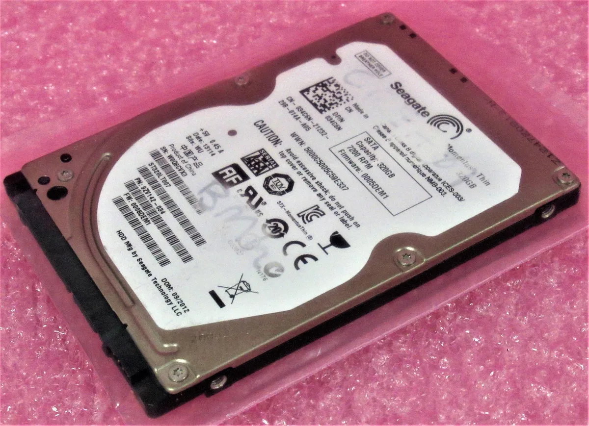 Seagate Seagate Momentus Thin ST320LT007 320GB 7200RPM 2.5" SATA 16MB internal hard drive — fotografija proizvoda