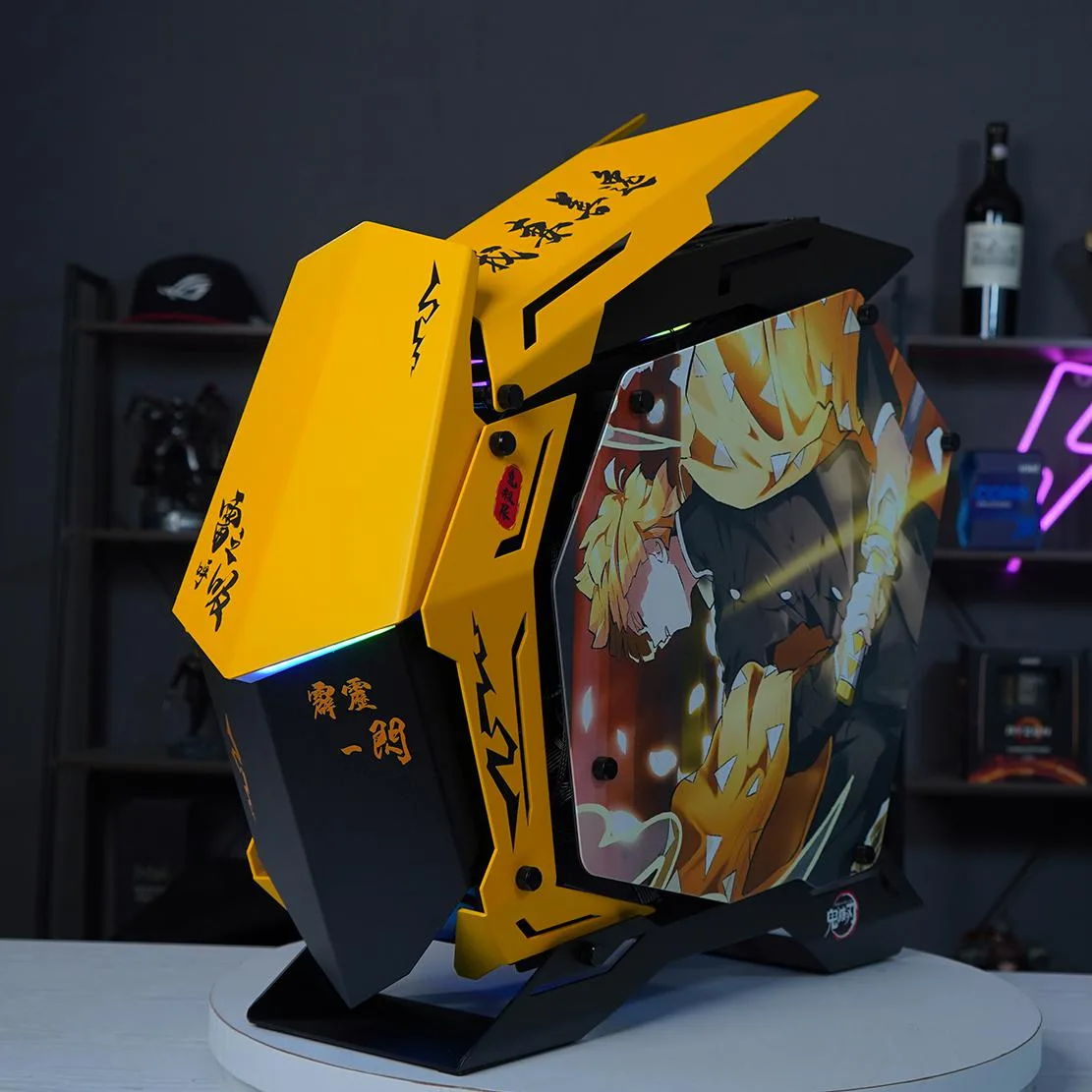 Black full-tower case with aluminium frame, 4mm tempered glass side panel, open interior visible