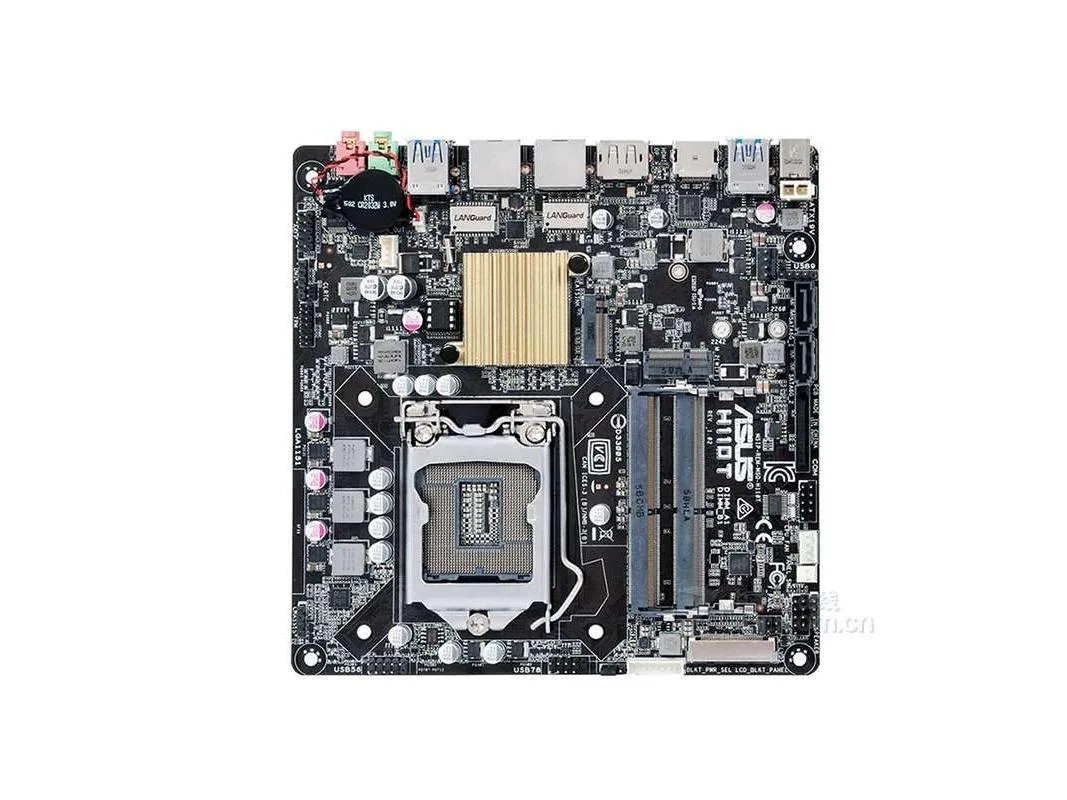 Green Mini-ITX board with silver LGA 1151 socket and DDR4 slots