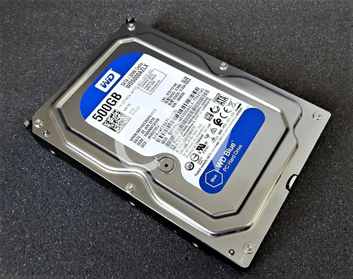 Western Digital Western Digital WD5000AZLX FY6CW 500GB 7200RPM 6Gb/s 3.5" SATA internal hard drive — Produktfoto