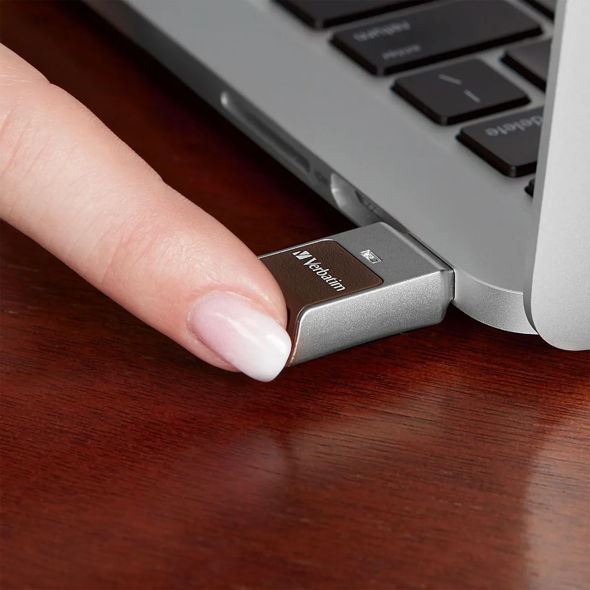 VERBATIM VERBATIM 70368 64GB Fingerprint Secure USB flash drive — toote foto