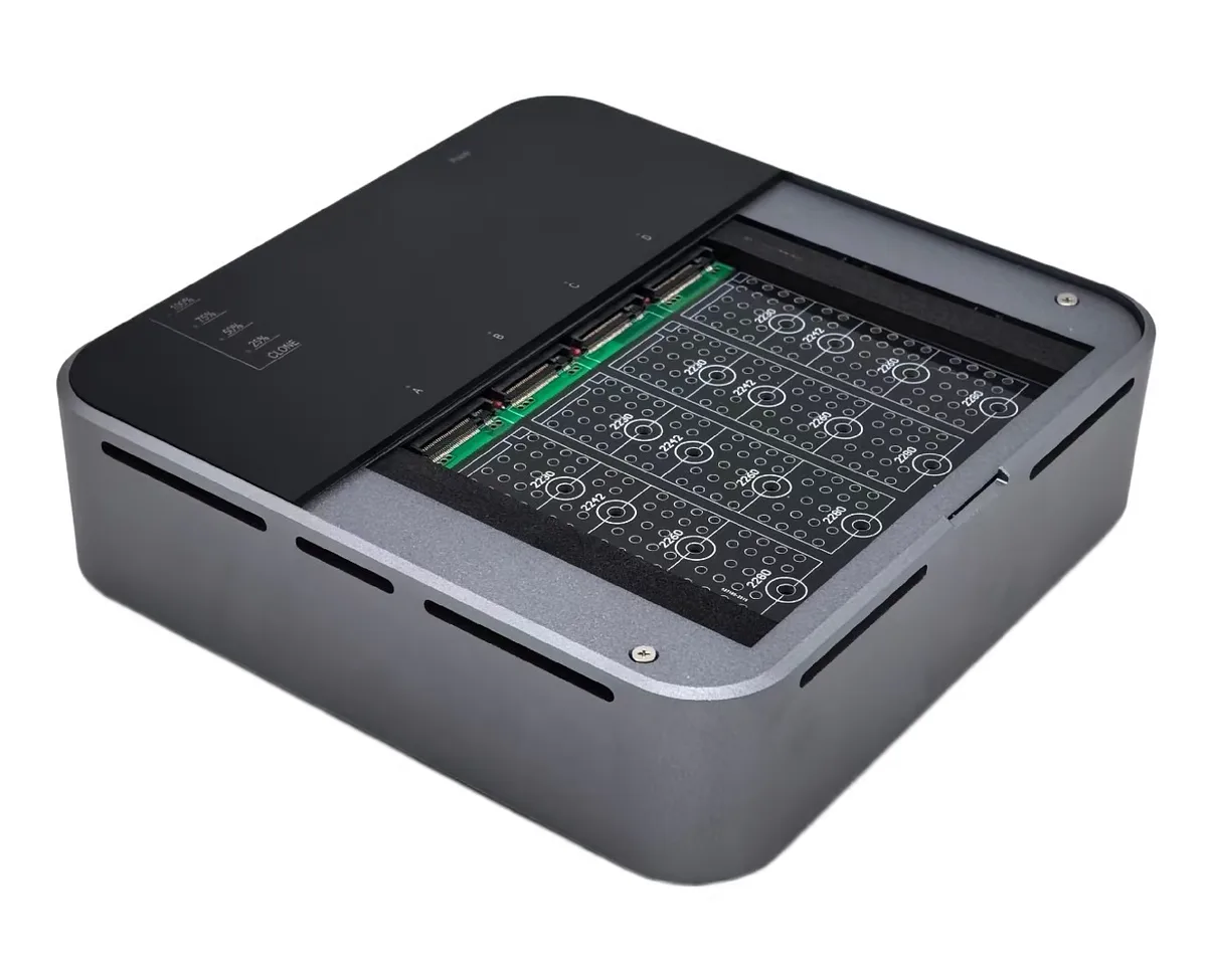 Syba Syba SY-TDB40180 4-bay USB4 40Gbps NVMe drive enclosure — product photo