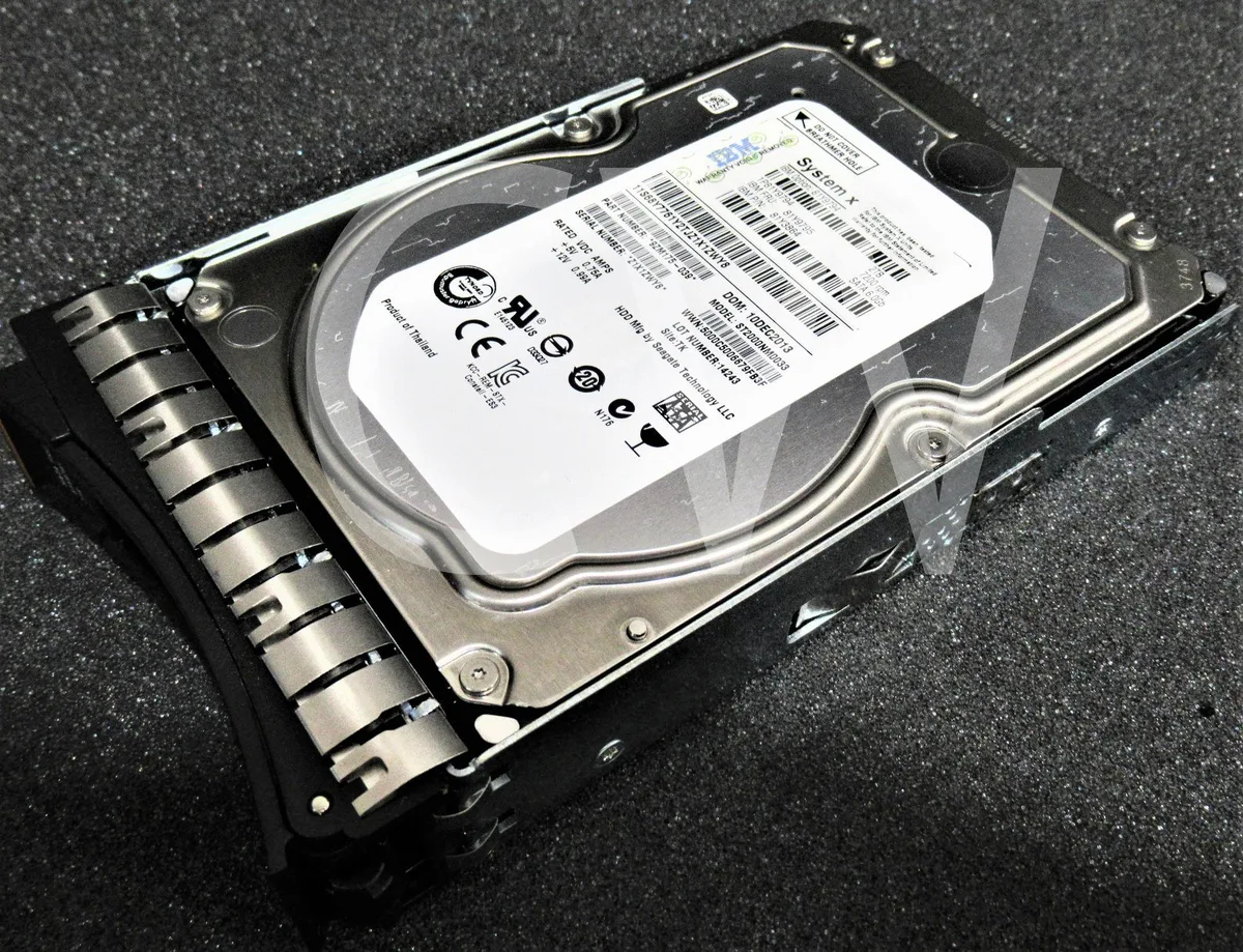 IBM IBM 2TB 7.2K RPM 6Gb/s 3.5" SATA internal hard drive ST2000NM0033 with SYSTEM X caddy — fotografia produktu