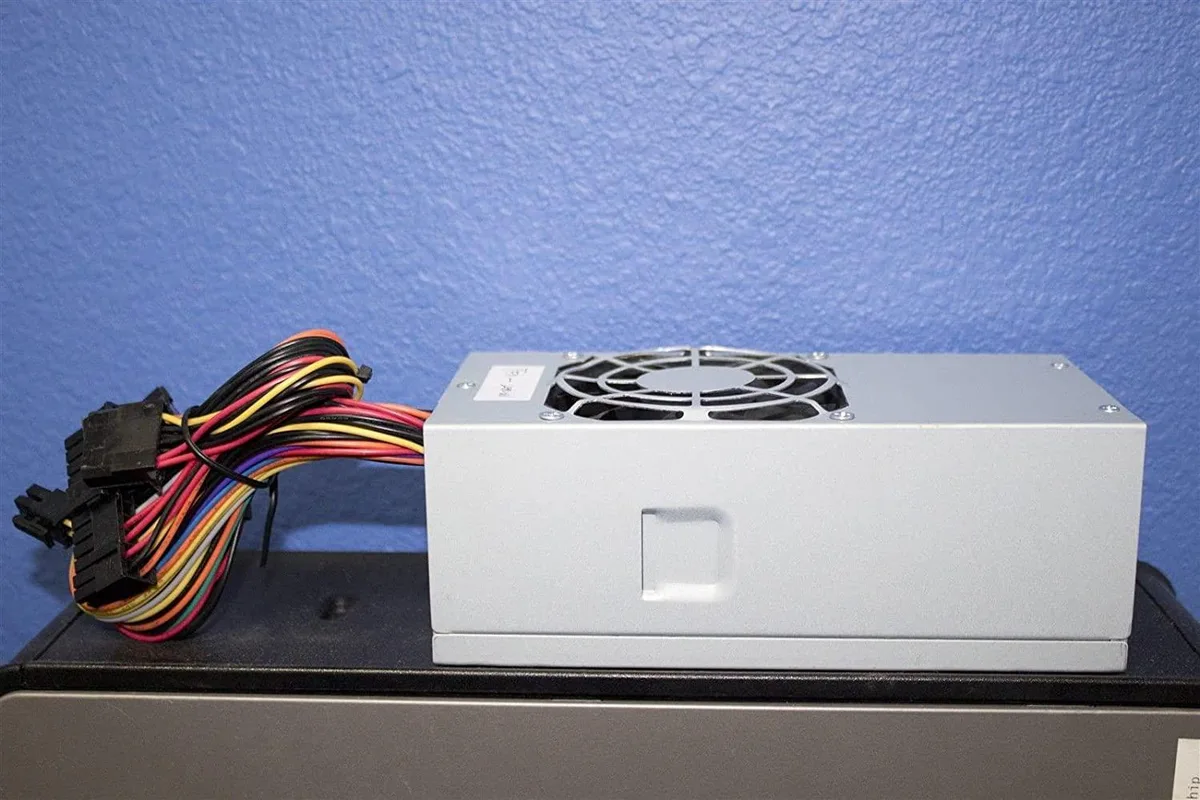 myVolts myVolts 320 W TFX power supply for HP Compaq Presario CQ4000KL — photo du produit