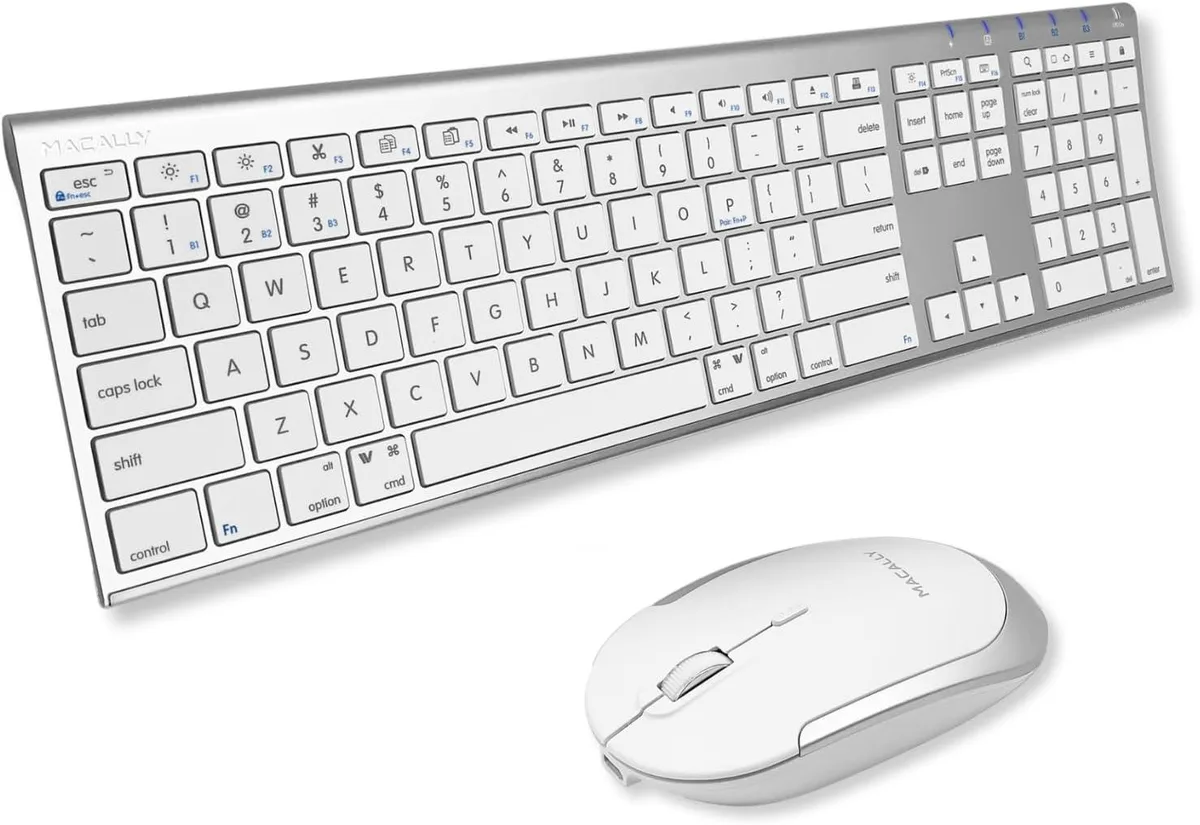 Full-size gaming keyboard with 110 keys and hot-swappable switches