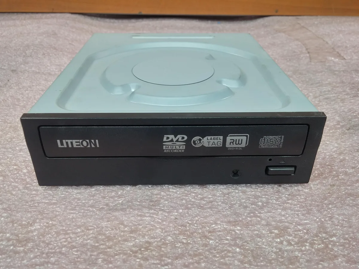 Lite-On Lite-On IHAS524 DVD-RW DL SATA internal DVD burner — product photo