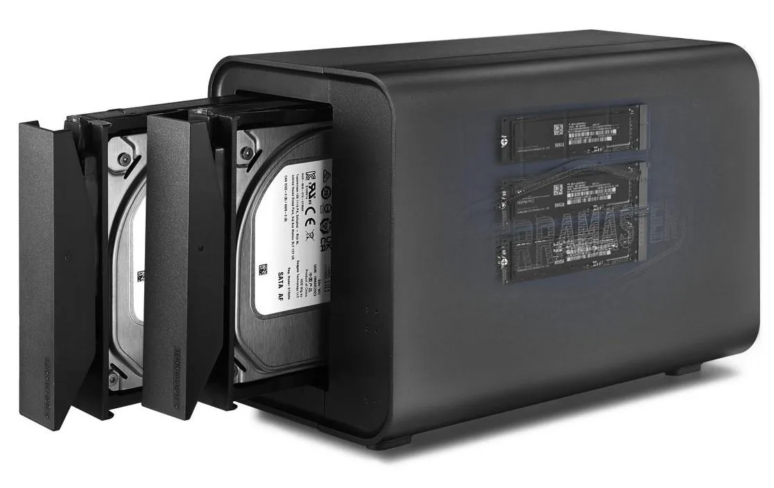 TERRAMASTER TERRAMASTER D5 Hybrid 2+3 Bay Drive Enclosure — 商品照片
