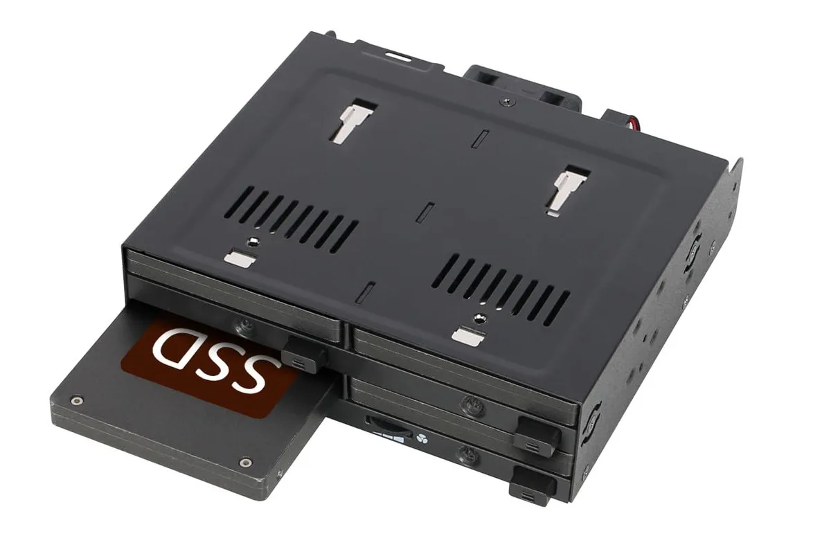 LORDWORLD LORDWORLD 4 Bay 2.5" SATA/SAS Hot-Swap Docking Enclosure 5.25" Bay — product photo