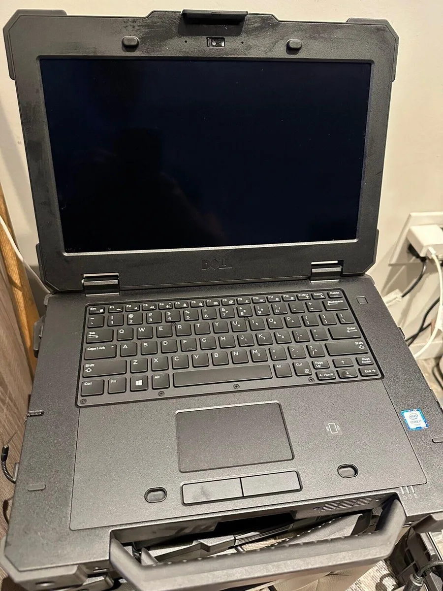 DELL DELL LATITUDE 14 RUGGED EXTREME 7414 i5-6300U 2.4GHz 8GB 512GB 2-in-1 laptop — 商品写真