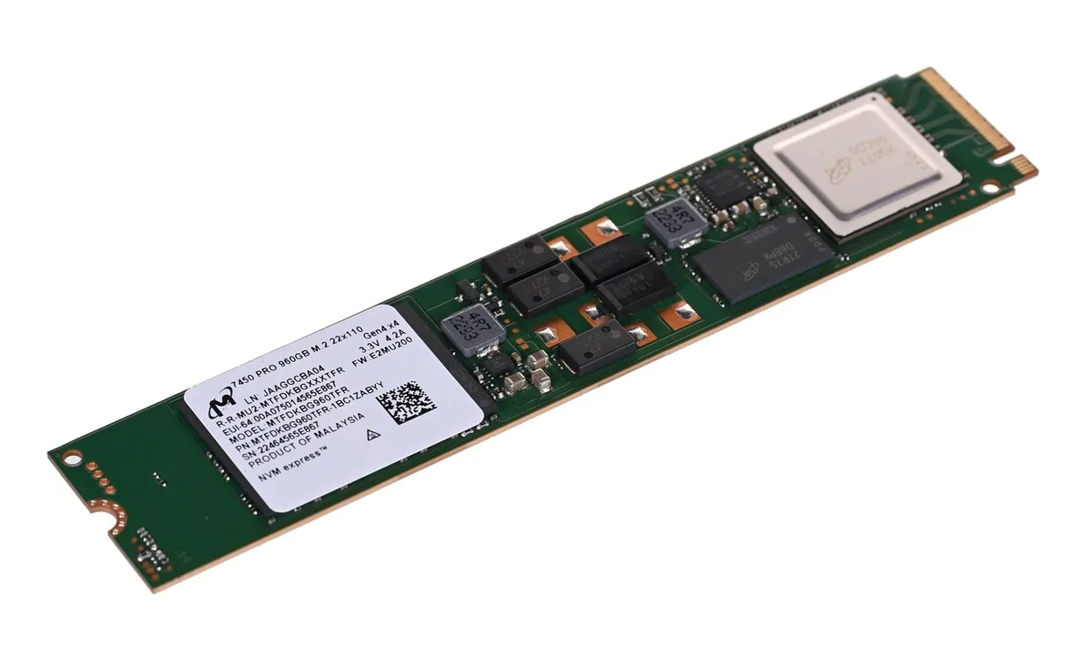 Micron Micron 7450 PRO 960GB NVMe M.2 (22x110) MTFDKBG960TFR-1BC1ZABYYR internal SSD — photo du produit