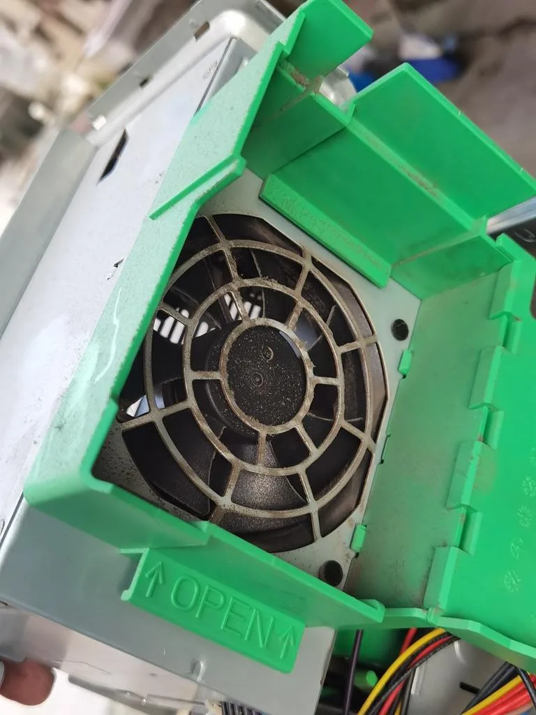 KHACHIMO KHACHIMO S26113-E472-V50 NPS-180DB power supply — photo du produit