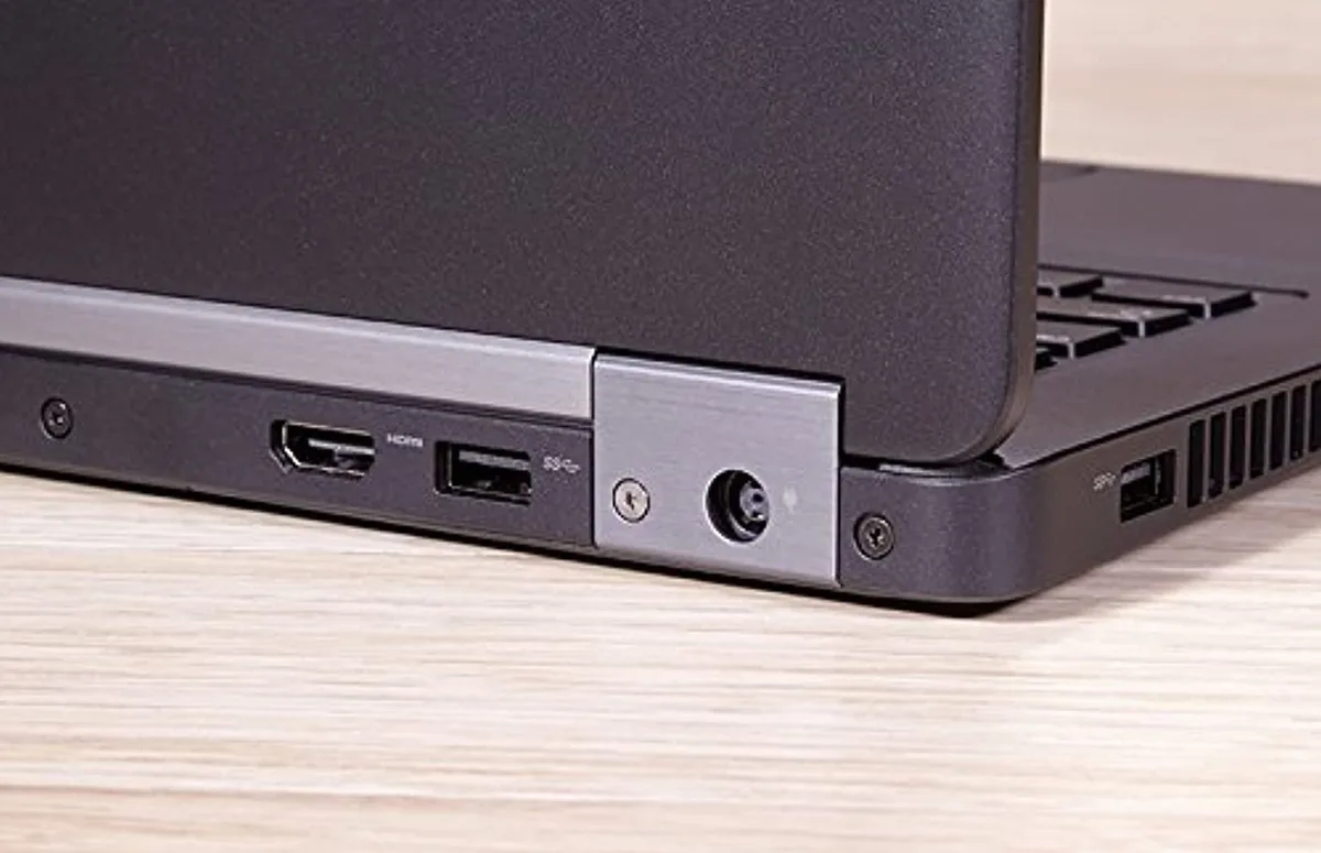 DELL DELL Latitude E5470 laptop i5-6300U 8GB 256GB 14.0 — toote foto