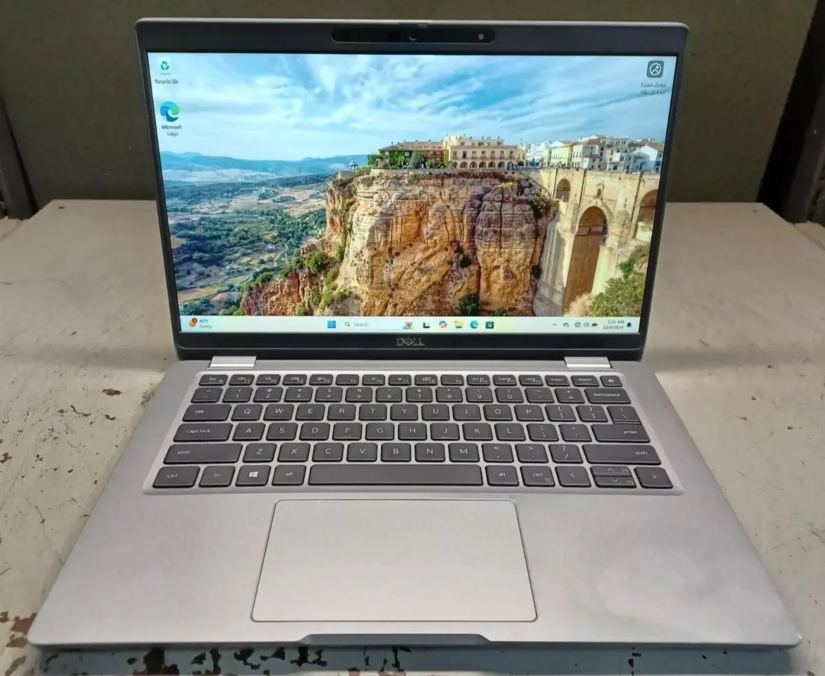 DELL DELL Latitude 5320 Touchscreen i5-1145G7 8GB 512GB 13.3 — preces foto