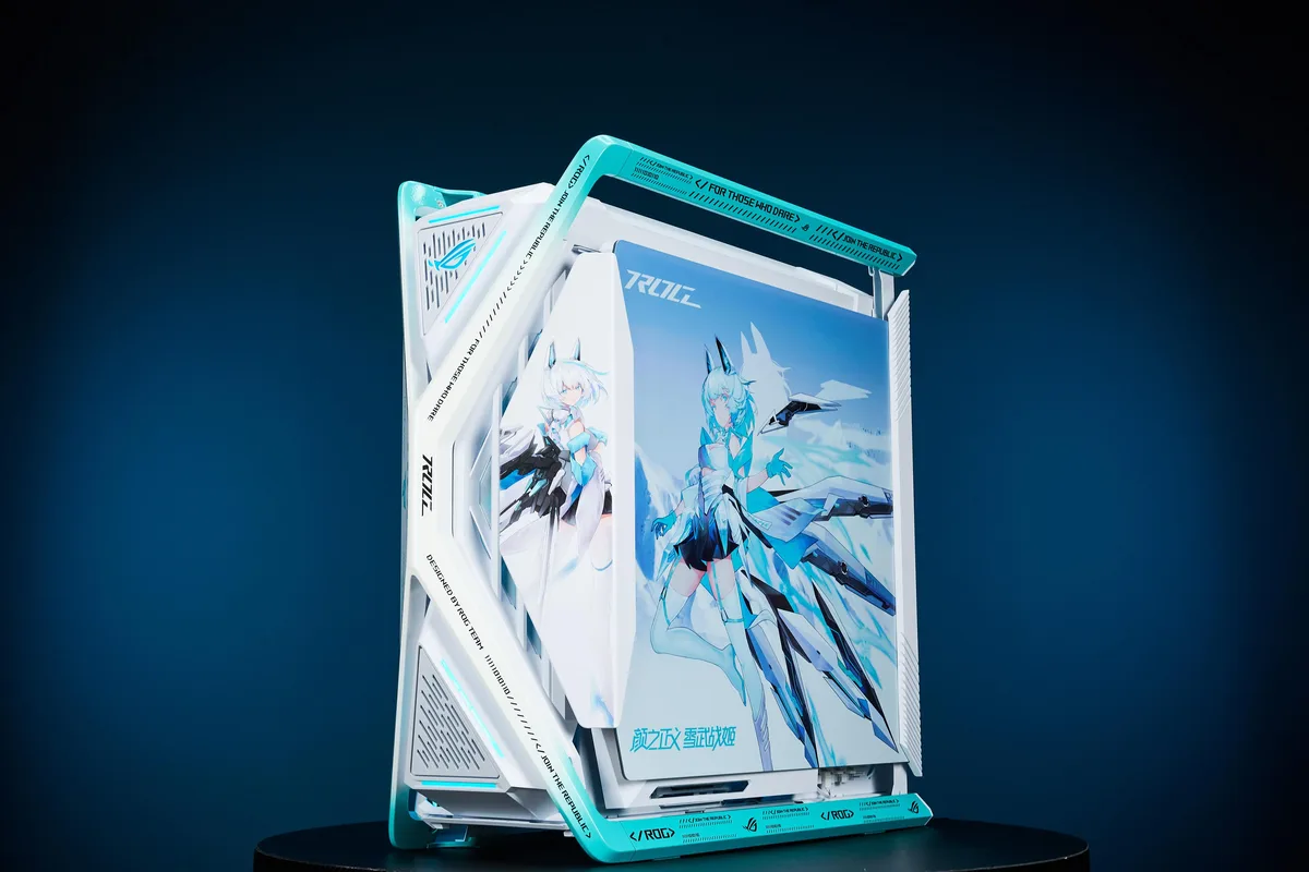 White full-tower PC case with dual tempered glass panels and four 140 mm fans installed