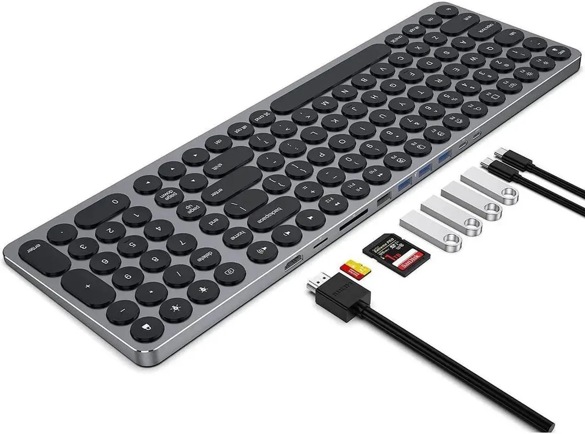 Full-size aluminium keyboard with integrated USB-C hub and number pad