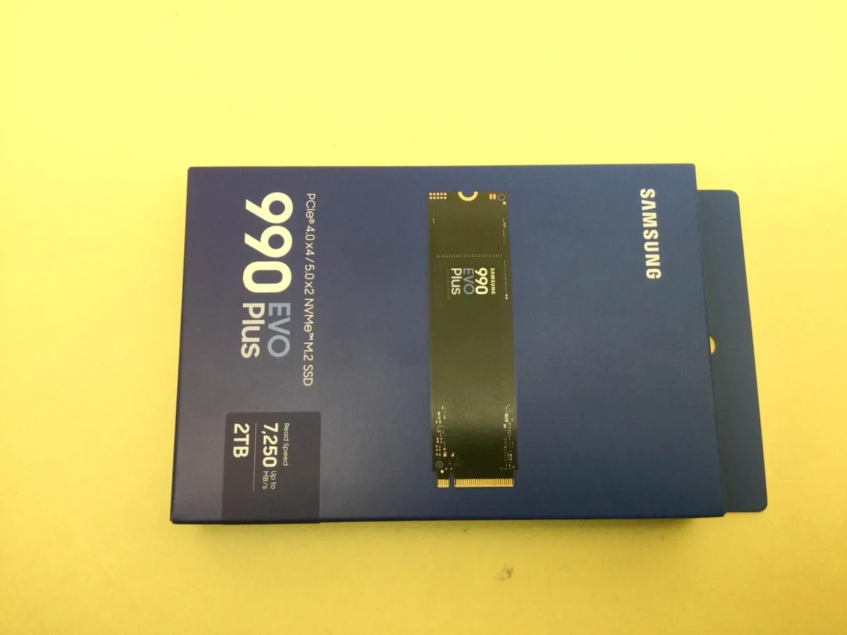 SAMSUNG SAMSUNG 990 EVO Plus 2TB NVMe M.2 2280 internal SSD MZ-V9S2T0 — product photo