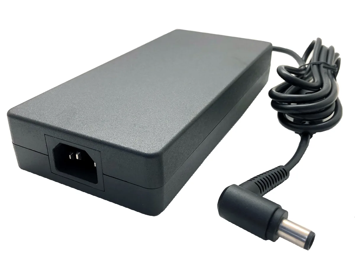 FSP FSP 230W AC Power Adapter Slim Brick (FSP230-AJAN3) — photo du produit