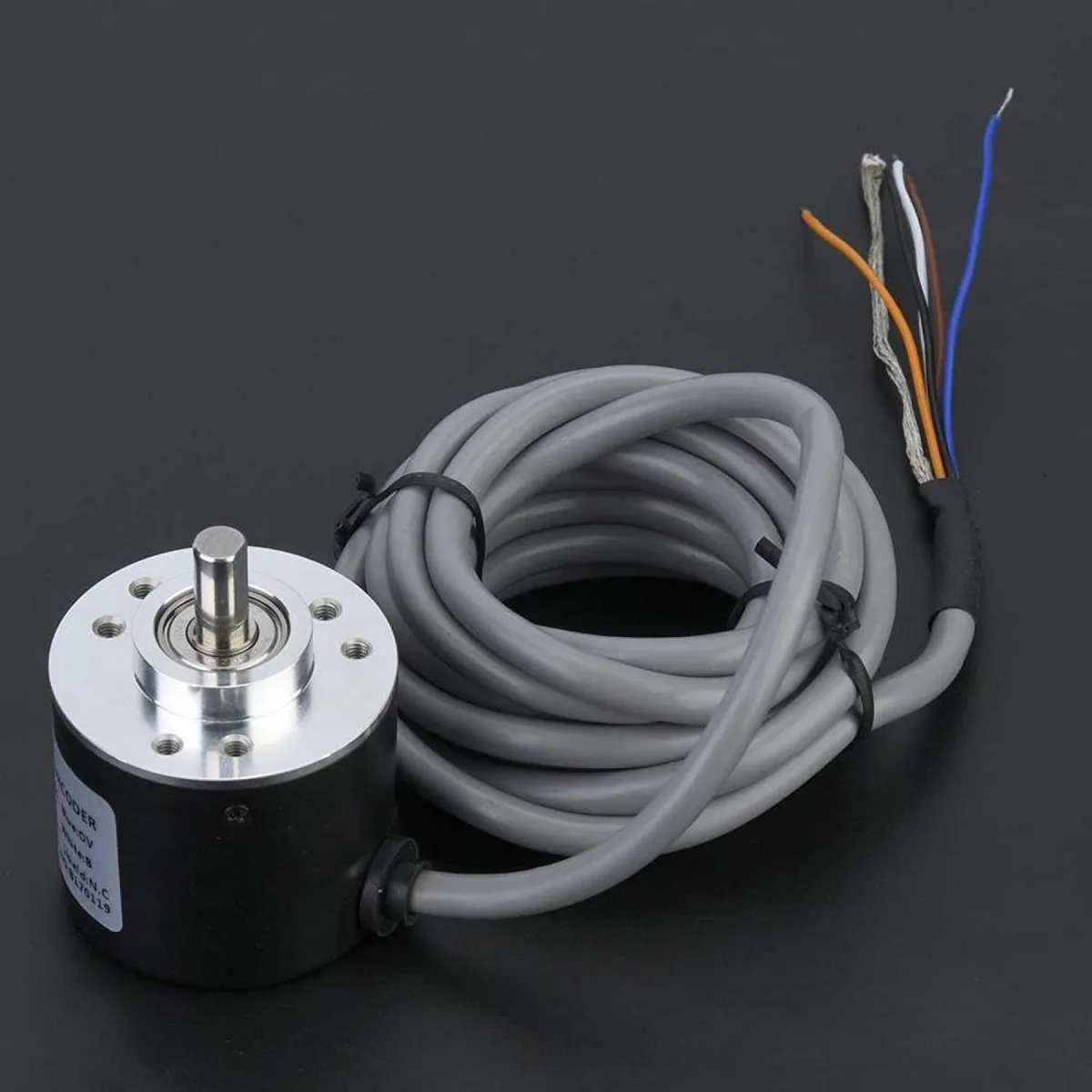 Compact 38mm incremental encoder with metal shell and 2m cable