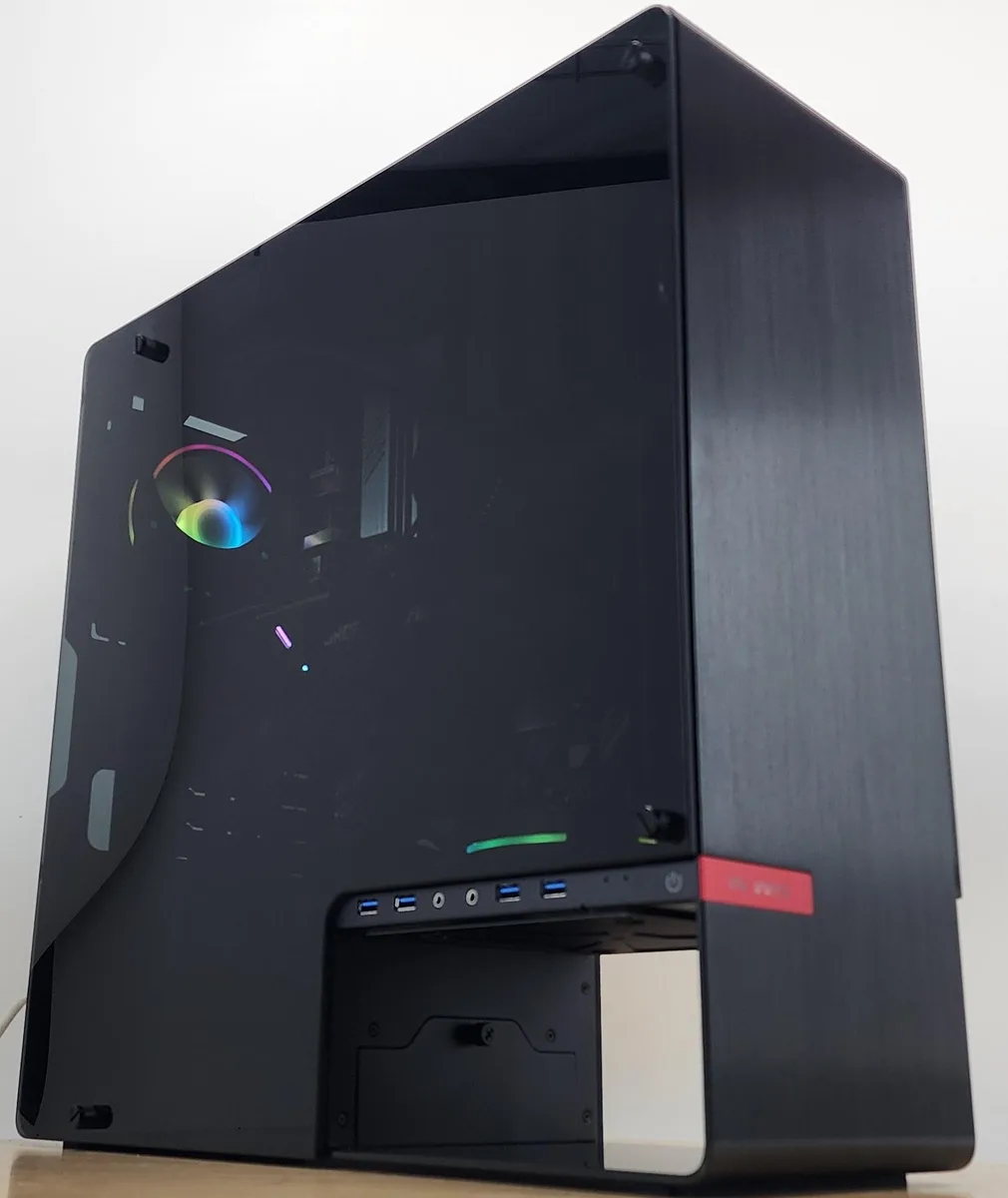 Silver INWIN 904 ATX mid-tower with side window, AIO cooler visible inside