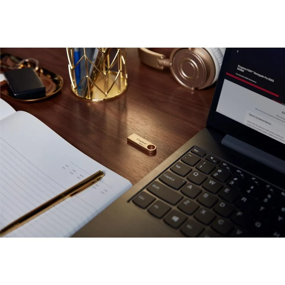 Kingston Technology Corp. Kingston DataTraveler SE9 Gen 3 128GB USB 3.2 Gen 1 Gold — produktfoto