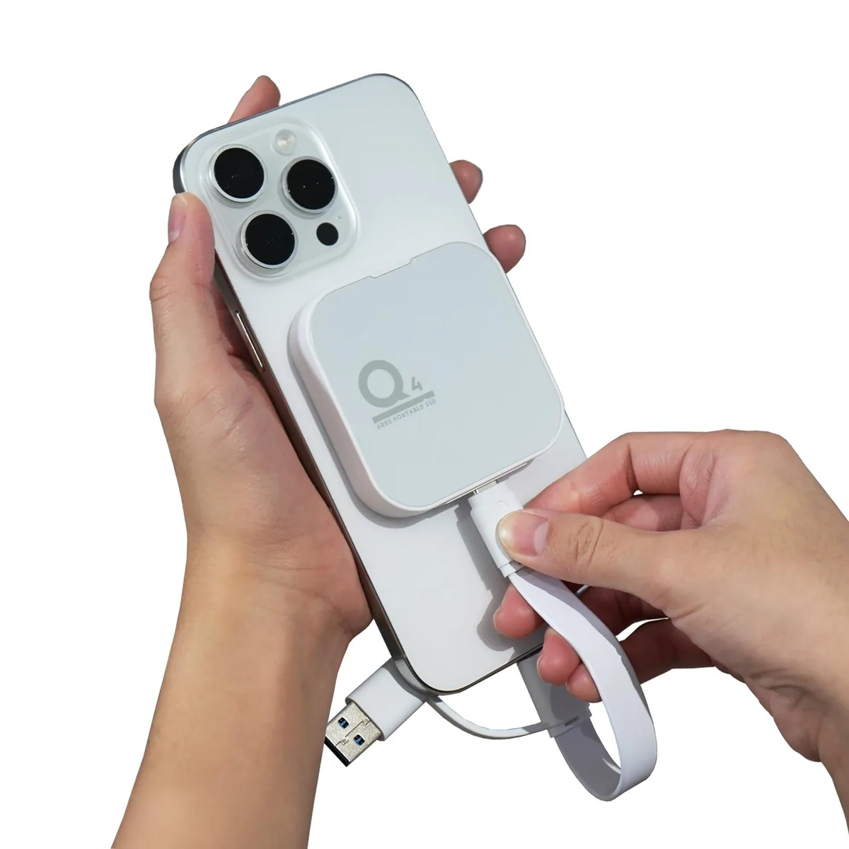 DATO DATO ARES Q4 1TB portable SSD White — produktfoto