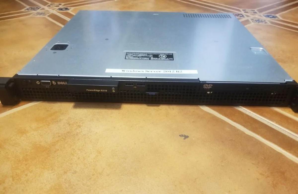 DELL DELL PowerEdge R210 Xeon X3430 4GB 250GB HDD — product photo