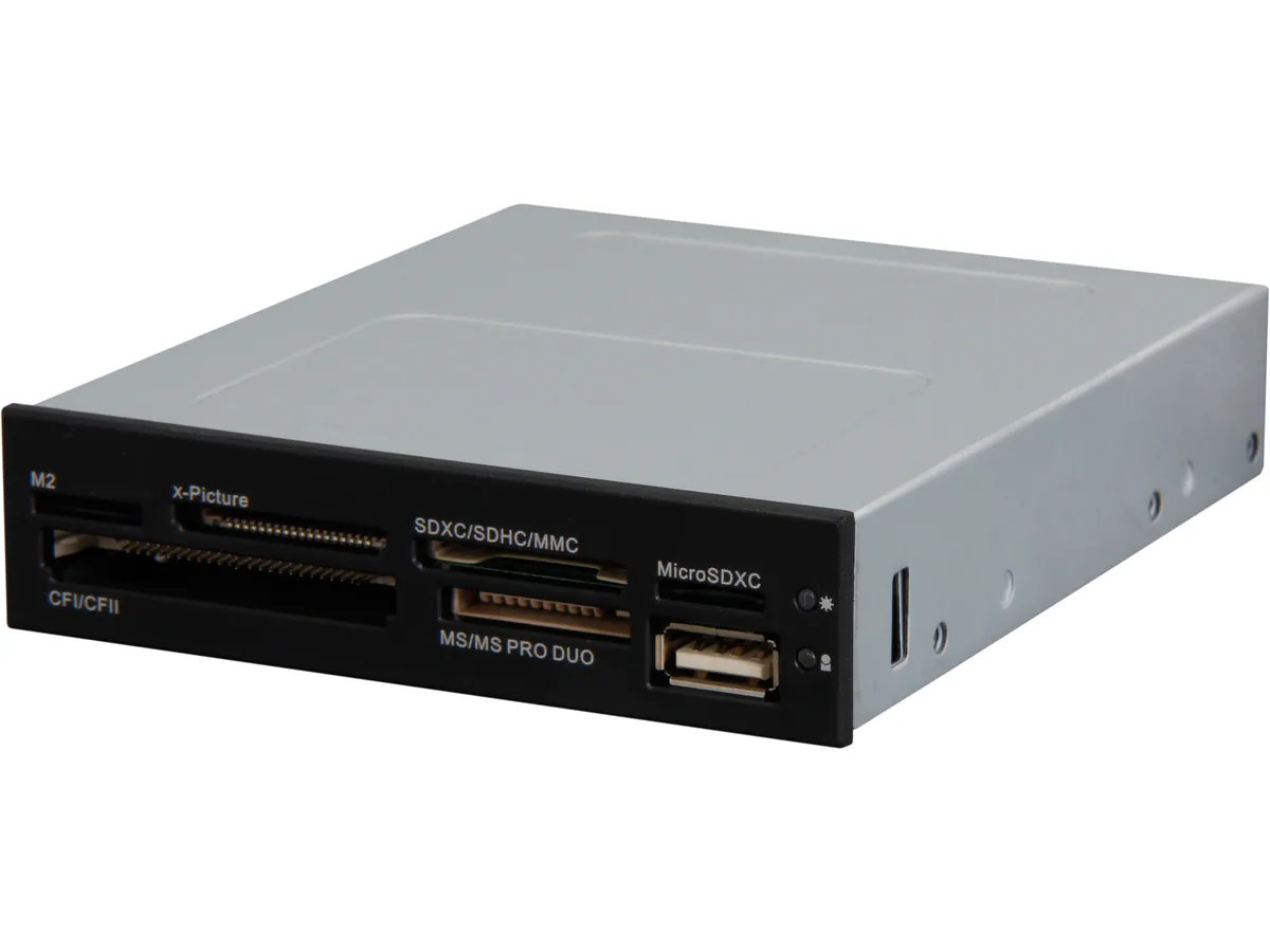 STARTECH STARTECH 35FCREADBK3 3.5" 22-in-1 Internal Card Reader USB 2.0 Black — product photo