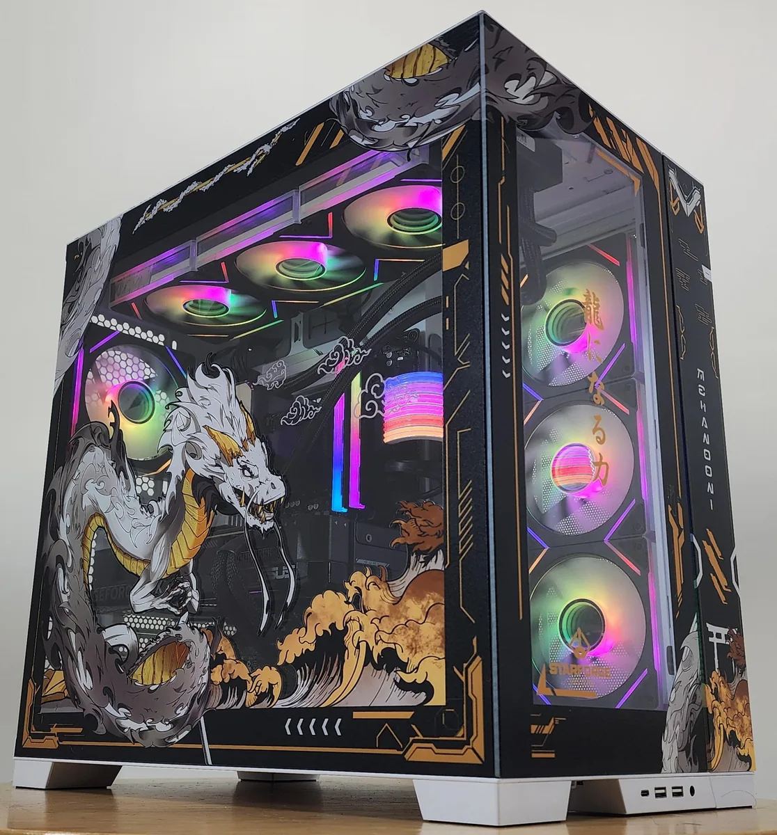 Custom Custom Gaming PC Ultra 7 270K 32GB DDR5 1TB RTX 4070 SUPER 12GB Windows 11 Home 360mm AIO RGB Golden Dragon — fotografia produktu