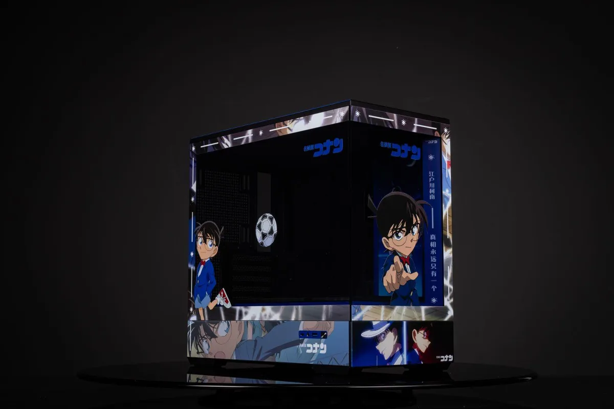 White and blue mid-tower case with tempered glass side panel and Conan manga artwork