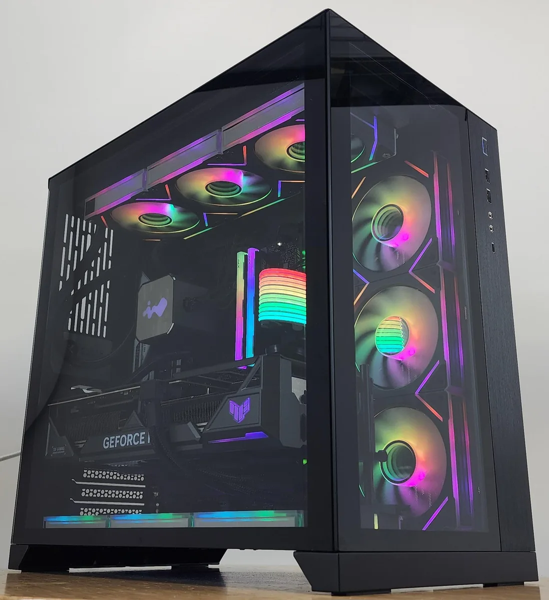 Custom Custom i7-14700KF 32GB DDR5 2TB NVME RTX 4080 360mm AIO Lian Li O11 Dynamic gaming PC — fotografia produktu