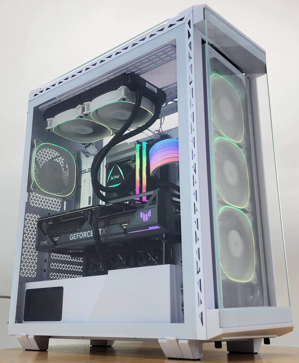 Custom Custom Gaming PC Ultra 7 270K 32GB DDR5 2TB NVME RTX 4080 XPG 240MM RGB AIO BATTLECRUISERIIPST-WHCWW — fotografia produktu