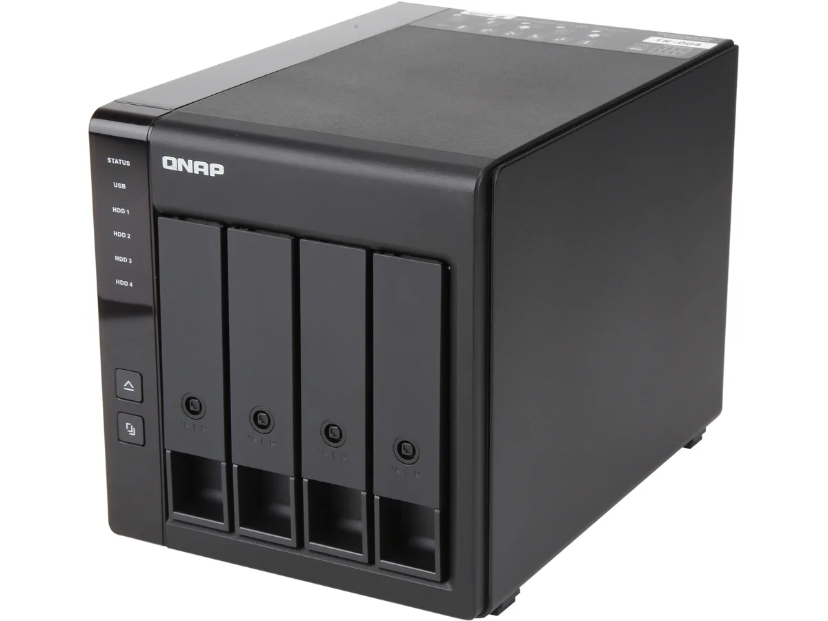 Qnap Qnap TR-004-US 4-Bay USB 3.2 Gen 2 Type-C Desktop NAS (Diskless) — fotografie produktu