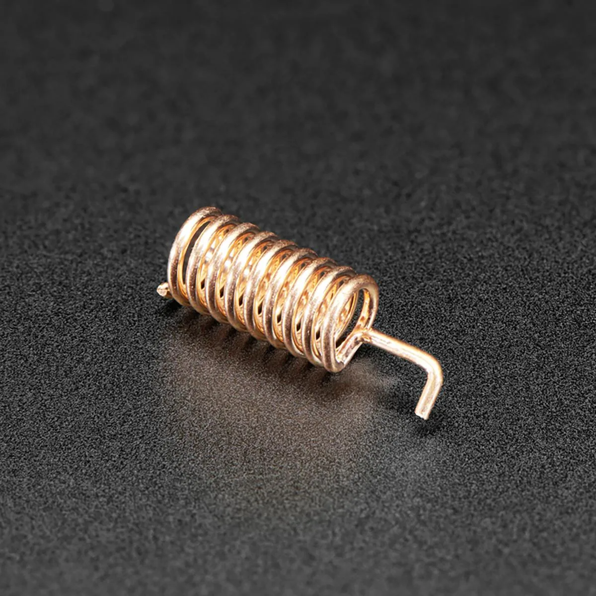 Adafruit Adafruit Simple Spring Antenna 915MHz 17.5mm 2.15dBi 50 Ohm — תמונת המוצר