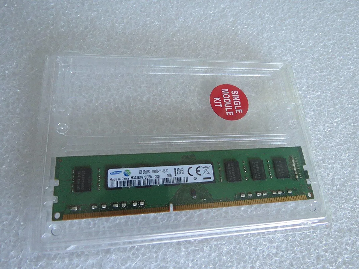 SAMSUNG SAMSUNG 8 GB DDR3-1600 240-pin UDIMM CL11 1.5 V 2Rx8 M378B1G73DB0-CK0 — product photo