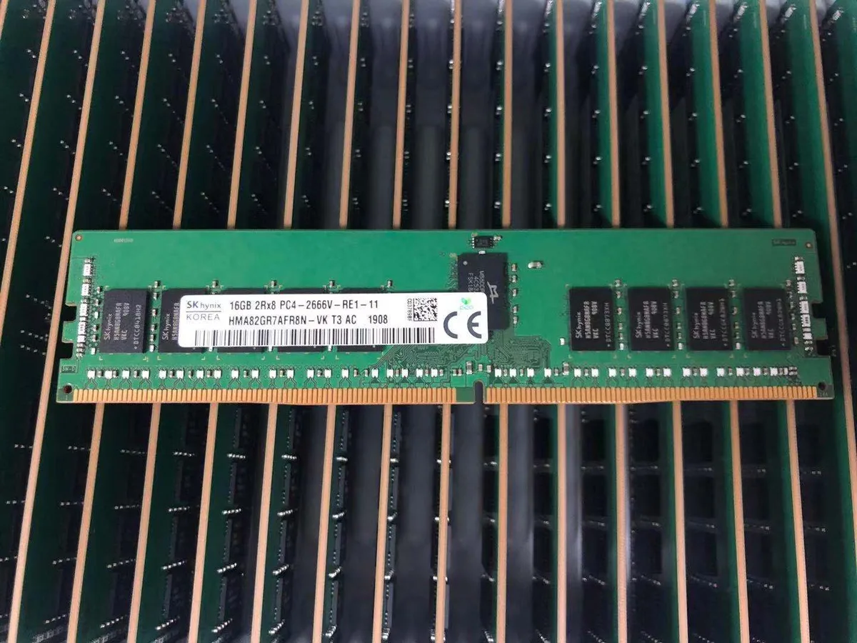 Green DDR4 server DIMM with black chips, no heat spreader