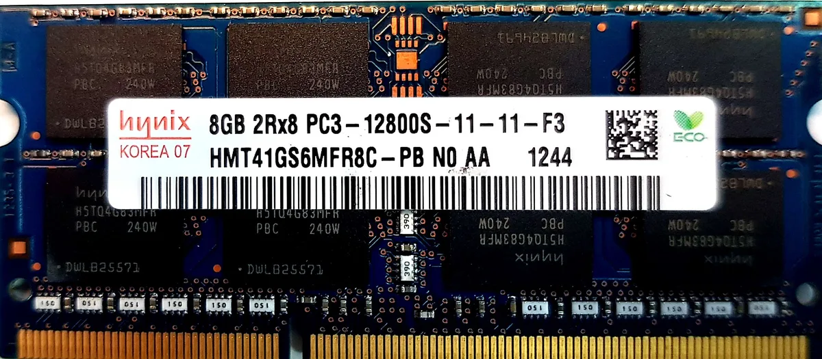 SK hynix SK hynix HMT41GS6MFR8C-PB 8GB DDR3-1600 CL11 1.50V 204-pin SO-DIMM laptop RAM — foto produk