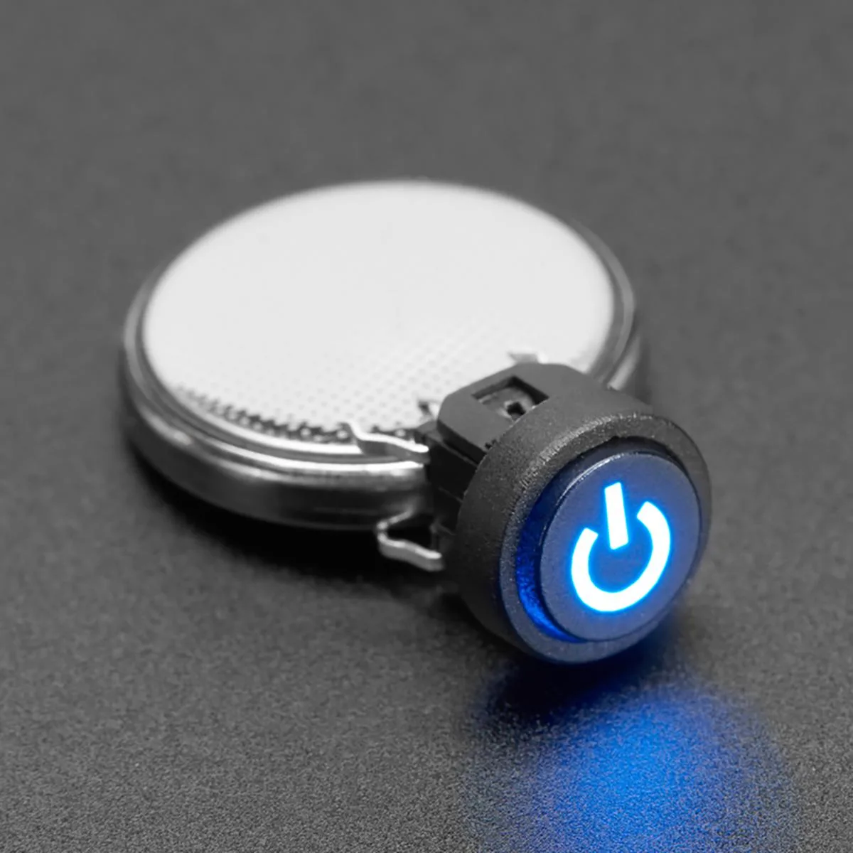 Adafruit Adafruit Mini Illuminated Momentary Pushbutton Blue Power Symbol — foto produk