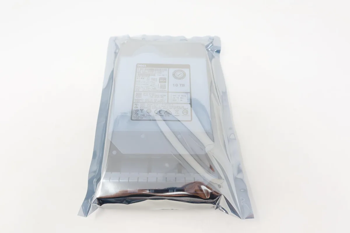 DELL DELL HUH721010AL4200 10TB 7.2K 12G 3.5" 4Kn SAS internal hard drive — 商品照片