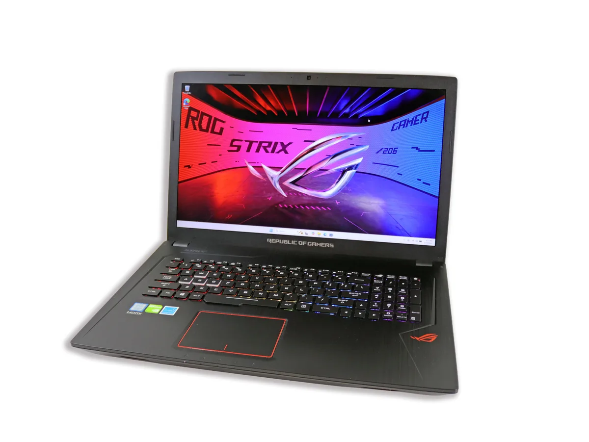 ASUS STRIX GL753VD 17.3 inch laptop dark brushed chassis RGB keyboard