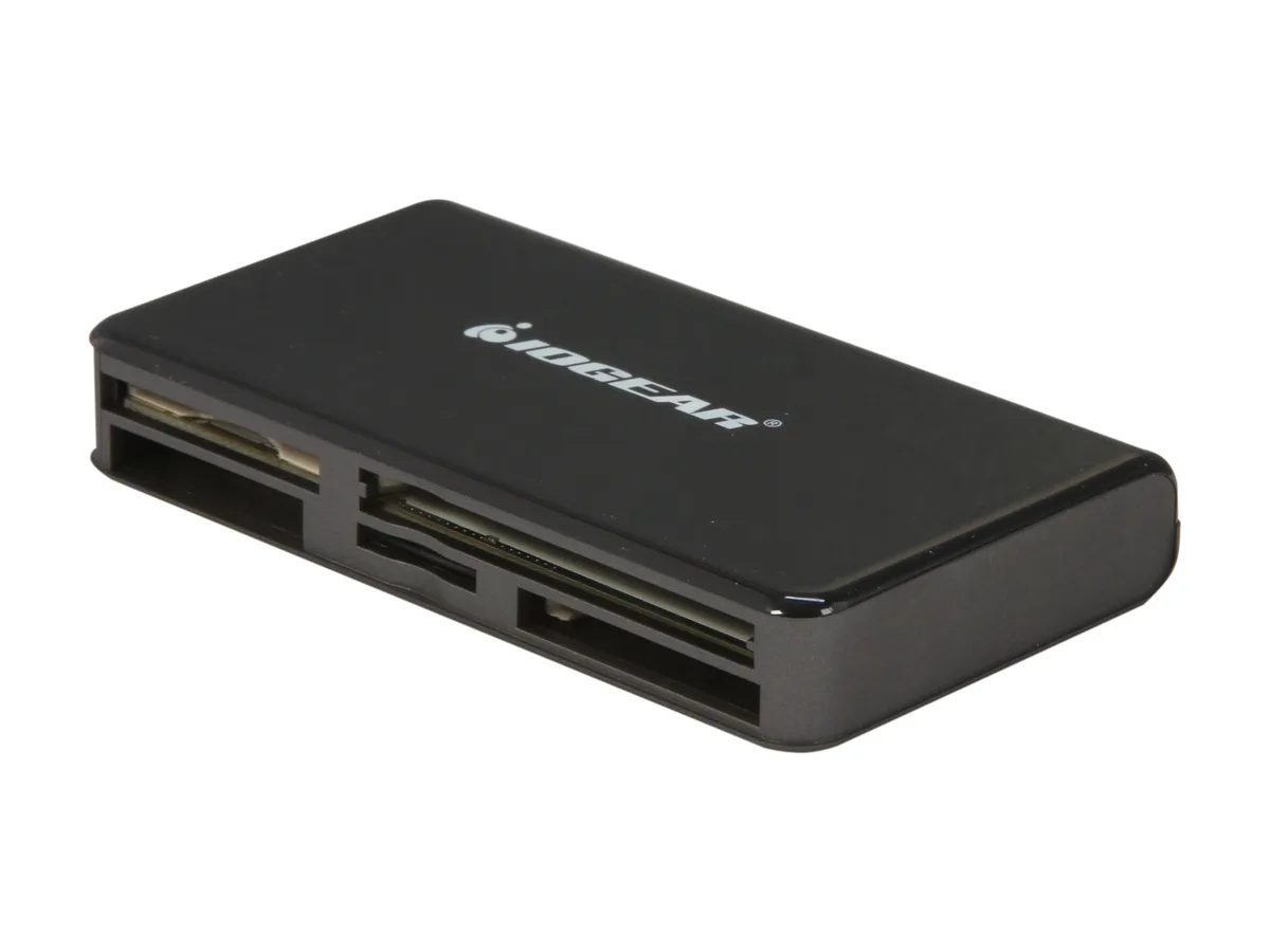 IOGEAR IOGEAR GFR381 USB 3.0 card reader 59 cards — Produktfoto