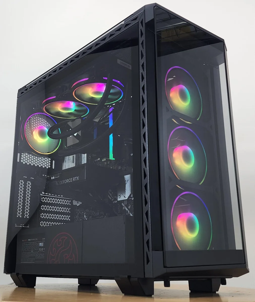 Custom Custom Ultra 5 250KF 16GB 2TB RTX 5060 240mm AIO BATTLECRUISER gaming PC — fotografia produktu