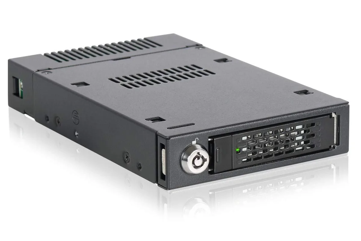 LORDWORLD LORDWORLD M.2 NVMe PCIe 4.0 Removable Backplane Enclosure 3.5" Bay MB601M2K-1B — product photo