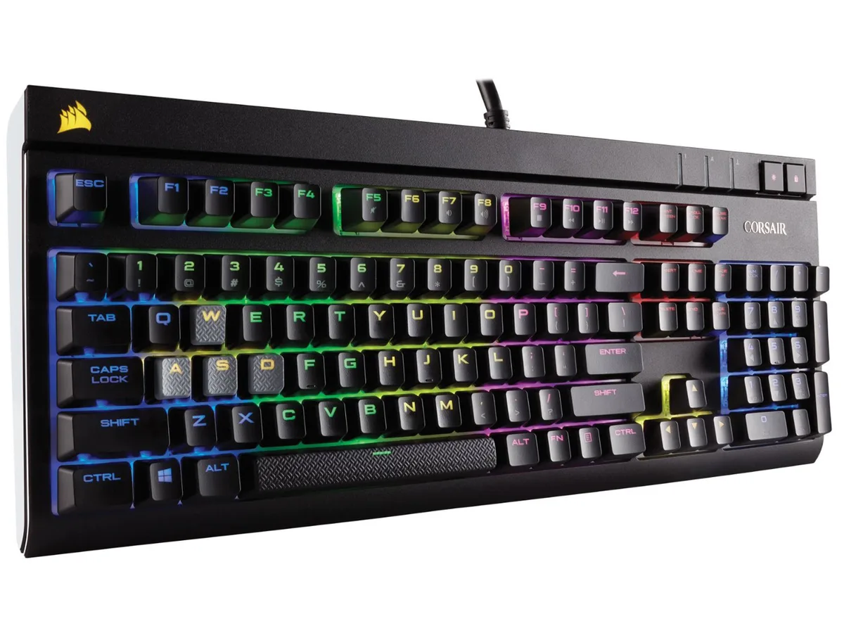 Corsair Corsair STRAFE RGB CH-9000094-NA Cherry MX Brown gaming keyboard — toote foto